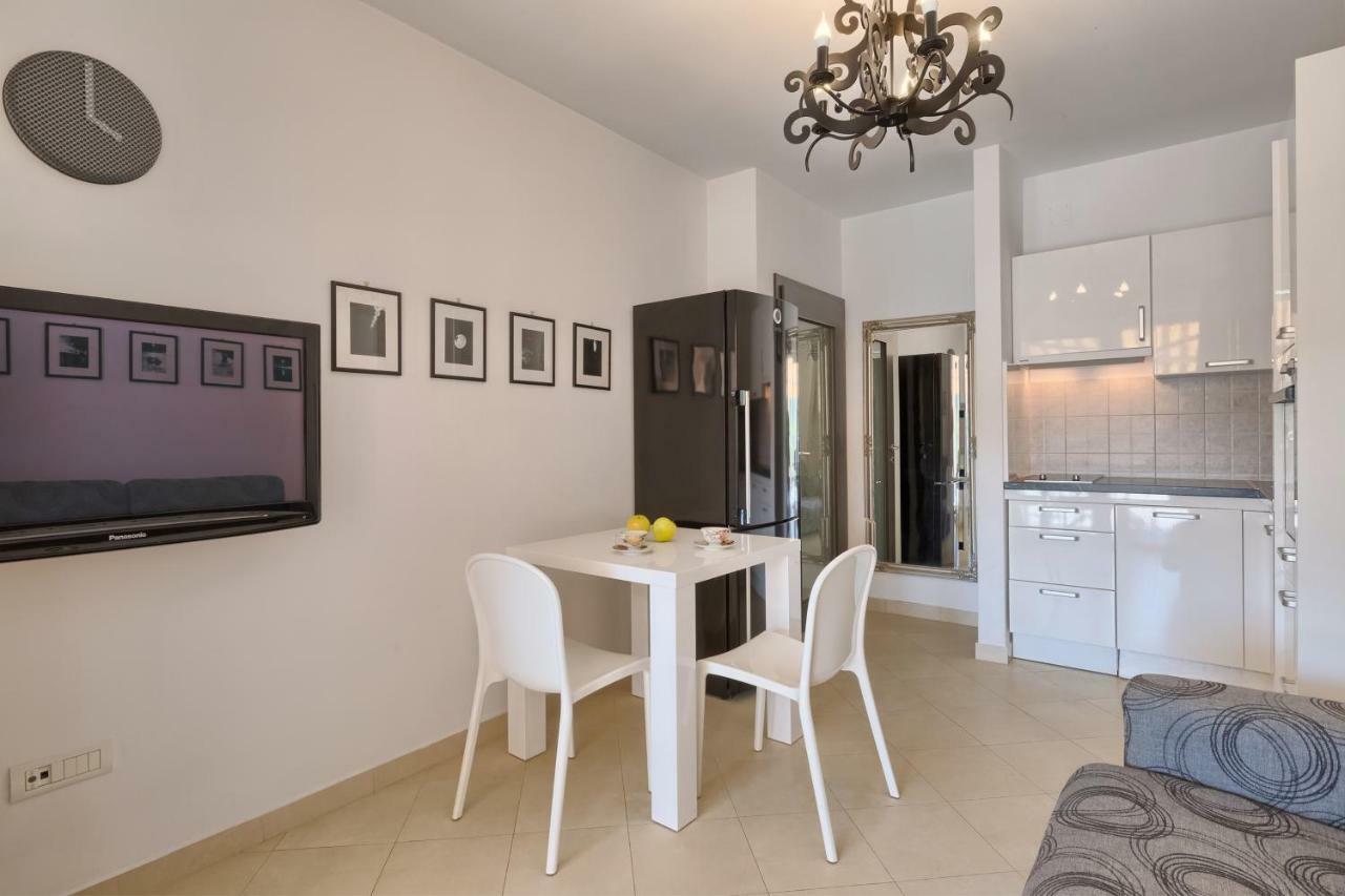 Apartment Robert Novalja Kültér fotó